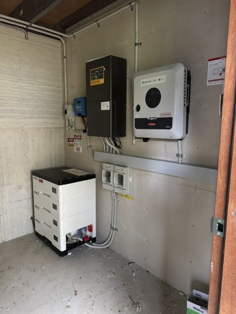 Selectronic SP PRO inverter and RENOZ battery in a plant room